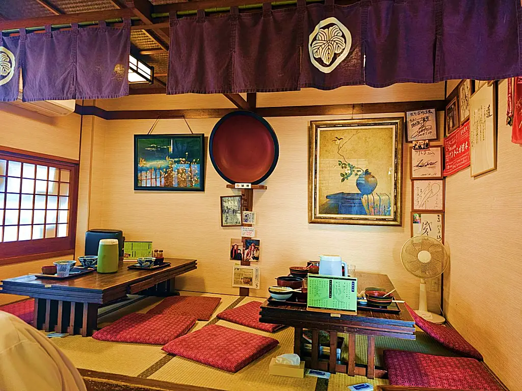 구마모토 현지인 맛집 가와시마 내부 다다미 방 인테리어