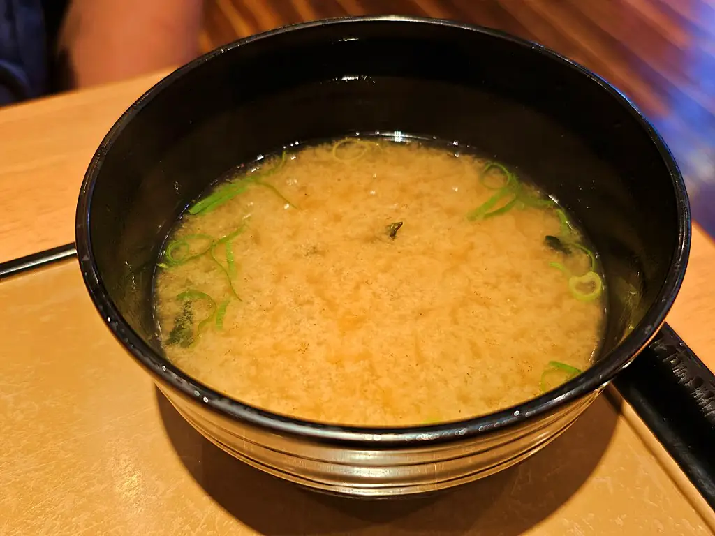 구수하고 따뜻한 일본식 미소 된장국 한 그릇