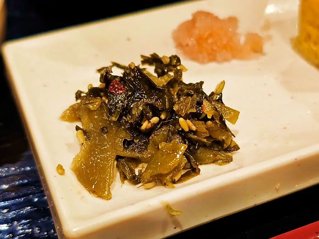 규슈 지역 특색을 살린 명란젓과 갓절임, 계란말이 밑반찬